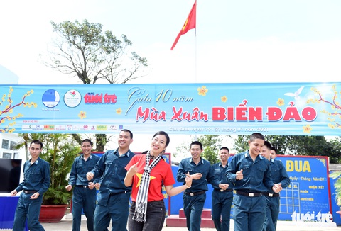 Mùa xuân biển đảo: Khởi động hành trình Tôi yêu Tổ quốc tôi năm 2021 - Ảnh 9. Mùa xuân biển đảo: Khởi động hành trình Tôi yêu Tổ quốc tôi năm 2021 - Ảnh 9.