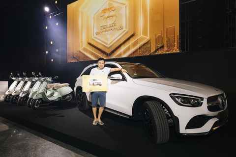 Trúng Mercedes, Honda CRV trong sự kiện 25 năm Van Phuc Group - Ảnh 3. Trúng Mercedes, Honda CRV trong sự kiện 25 năm Van Phuc Group - Ảnh 3.