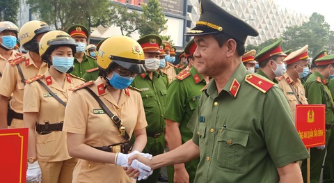 Cảnh sát vũ trang TP.HCM xuất quân bảo vệ sân bay Tân Sơn Nhất - Ảnh 1. Cảnh sát vũ trang TP.HCM xuất quân bảo vệ sân bay Tân Sơn Nhất - Ảnh 1.