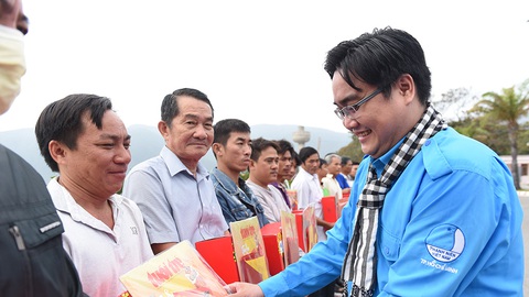 10 năm Mùa xuân biển đảo: Triệu tấm lòng vì biển đảo quê hương - Ảnh 2. 10 năm Mùa xuân biển đảo: Triệu tấm lòng vì biển đảo quê hương - Ảnh 2.