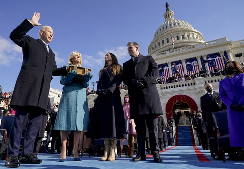 Toàn cảnh lễ nhậm chức của Tổng thống Mỹ Joe Biden qua ảnh - Ảnh 1. Toàn cảnh lễ nhậm chức của Tổng thống Mỹ Joe Biden qua ảnh - Ảnh 1.