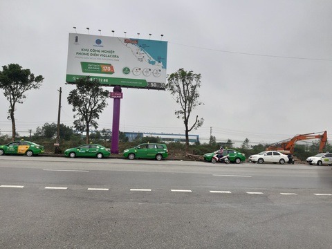 Vì sao chỉ 1 hãng taxi được đón khách ở sân bay Phú Bài? - Ảnh 3. Vì sao chỉ 1 hãng taxi được đón khách ở sân bay Phú Bài? - Ảnh 3.