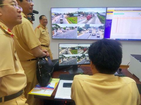 200km quốc lộ 1 ở Bình Thuận gắn mắt thần có thể nhìn rõ biển số xe cách 2km - Ảnh 1. 200km quốc lộ 1 ở Bình Thuận gắn mắt thần có thể nhìn rõ biển số xe cách 2km - Ảnh 1.