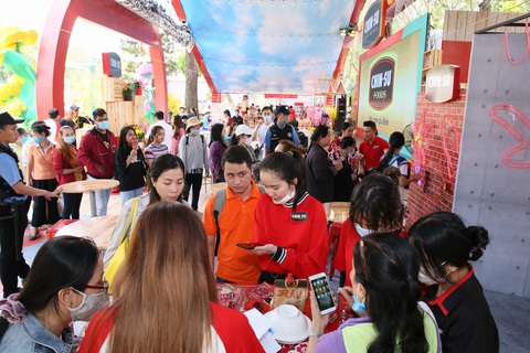 Chin-su mang không gian ẩm thực 3 miền đến lễ hội Tết Việt - Ảnh 1. Chin-su mang không gian ẩm thực 3 miền đến lễ hội Tết Việt - Ảnh 1.
