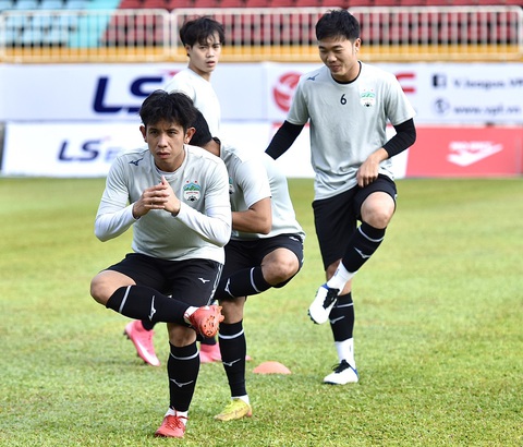Vòng 2 V-League 2021: Chờ HLV Kiatisak viết lại lịch sử - Ảnh 1. Vòng 2 V-League 2021: Chờ HLV Kiatisak viết lại lịch sử - Ảnh 1.