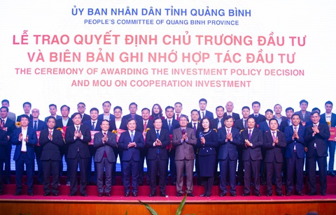 Tập đoàn DIC được Quảng Bình trao biên bản hợp tác đầu tư - Ảnh 1. Tập đoàn DIC được Quảng Bình trao biên bản hợp tác đầu tư - Ảnh 1.