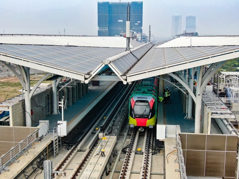 Chạy thử đoàn tàu đầu tiên của tuyến metro Nhổn - ga Hà Nội - Ảnh 5. Chạy thử đoàn tàu đầu tiên của tuyến metro Nhổn - ga Hà Nội - Ảnh 5.