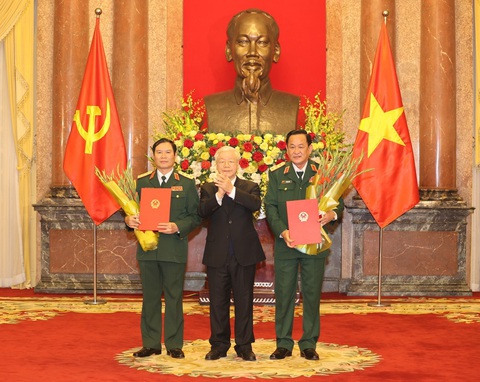 Thăng quân hàm thượng tướng cho 2 thứ trưởng Bộ Quốc phòng - Ảnh 1. Thăng quân hàm thượng tướng cho 2 thứ trưởng Bộ Quốc phòng - Ảnh 1.