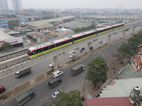 Chạy thử đoàn tàu đầu tiên của tuyến metro Nhổn - ga Hà Nội - Ảnh 2. Chạy thử đoàn tàu đầu tiên của tuyến metro Nhổn - ga Hà Nội - Ảnh 2.