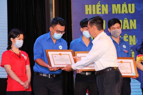 ‘Nhiều người hiến máu hàng chục lần, trong nhiều năm liên tục’ - Ảnh 3. ‘Nhiều người hiến máu hàng chục lần, trong nhiều năm liên tục’ - Ảnh 3.