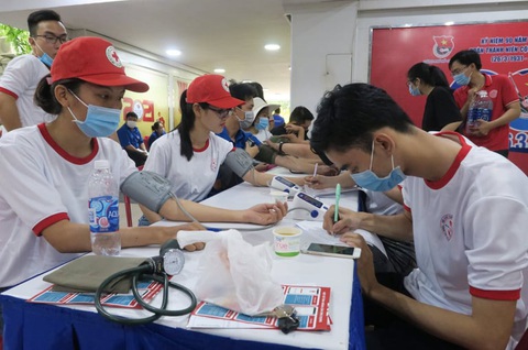 ‘Nhiều người hiến máu hàng chục lần, trong nhiều năm liên tục’ - Ảnh 1. ‘Nhiều người hiến máu hàng chục lần, trong nhiều năm liên tục’ - Ảnh 1.