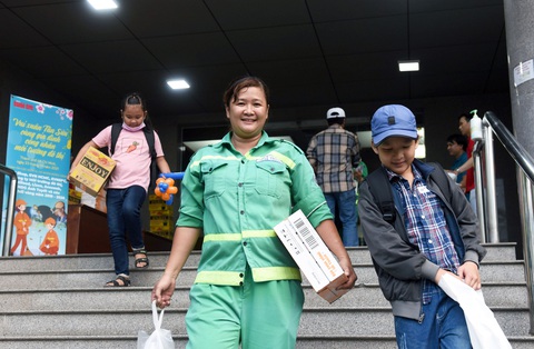 Nghệ nhân dân gian, cao thủ nấu phở ‘dâng mỹ vị’ cho công nhân môi trường - Ảnh 6. Nghệ nhân dân gian, cao thủ nấu phở ‘dâng mỹ vị’ cho công nhân môi trường - Ảnh 6.