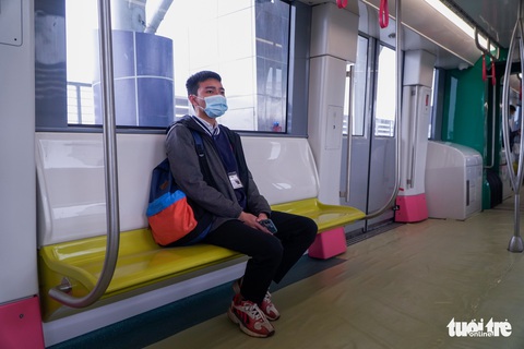 Khách tham quan metro Nhổn - ga Hà Nội nhớ đeo khẩu trang, mang CMND - Ảnh 7. Khách tham quan metro Nhổn - ga Hà Nội nhớ đeo khẩu trang, mang CMND - Ảnh 7.