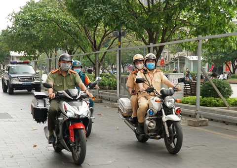 Lực lượng 363 được trang bị xe xịn, truy xuất ngay thông tin xe cộ trên đường - Ảnh 2. Lực lượng 363 được trang bị xe xịn, truy xuất ngay thông tin xe cộ trên đường - Ảnh 2.