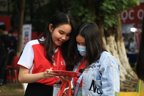 Ngày hội tư vấn tuyển sinh - hướng nghiệp sôi nổi, bổ ích tại TP.HCM - Ảnh 4. Ngày hội tư vấn tuyển sinh - hướng nghiệp sôi nổi, bổ ích tại TP.HCM - Ảnh 4.