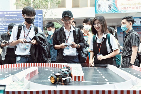 Ngày hội tư vấn tuyển sinh - hướng nghiệp sôi nổi, bổ ích tại TP.HCM - Ảnh 18. Ngày hội tư vấn tuyển sinh - hướng nghiệp sôi nổi, bổ ích tại TP.HCM - Ảnh 18.