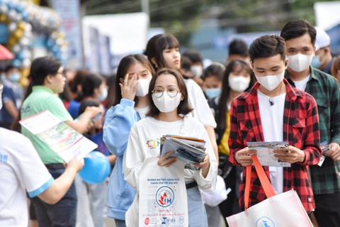 Ngày hội tư vấn tuyển sinh - hướng nghiệp sôi nổi, bổ ích tại TP.HCM - Ảnh 15. Ngày hội tư vấn tuyển sinh - hướng nghiệp sôi nổi, bổ ích tại TP.HCM - Ảnh 15.