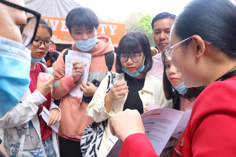 Học gì để kinh doanh vàng bạc, bất động sản? - Ảnh 2. Học gì để kinh doanh vàng bạc, bất động sản? - Ảnh 2.