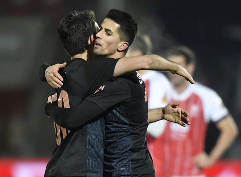 Cúp FA: Đương kim vô địch Arsenal bị loại, Man City đi tiếp - Ảnh 3. Cúp FA: Đương kim vô địch Arsenal bị loại, Man City đi tiếp - Ảnh 3.