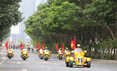 Gần 300 VĐV dự Giải đua xe đạp phong trào Mừng xuân - Mừng Đảng 2021 - Ảnh 3. Gần 300 VĐV dự Giải đua xe đạp phong trào Mừng xuân - Mừng Đảng 2021 - Ảnh 3.