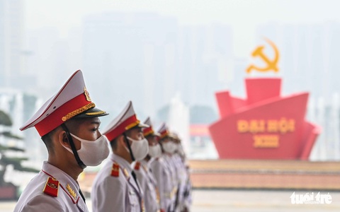 Thủ đô Hà Nội rực rỡ mừng Đại hội Đảng - Ảnh 6. Thủ đô Hà Nội rực rỡ mừng Đại hội Đảng - Ảnh 6.