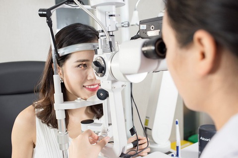Nhân viên văn phòng cần cảnh giác với hội chứng thị giác màn hình - Ảnh 3. Nhân viên văn phòng cần cảnh giác với hội chứng thị giác màn hình - Ảnh 3.
