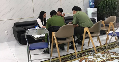 Nghi ngờ nhà báo dỏm đến xin đểu, doanh nghiệp báo công an - Ảnh 1. Nghi ngờ nhà báo dỏm đến xin đểu, doanh nghiệp báo công an - Ảnh 1.