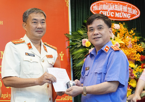 Ông Quách Thanh Giang làm viện trưởng Viện KSND TP Thủ Đức - Ảnh 1. Ông Quách Thanh Giang làm viện trưởng Viện KSND TP Thủ Đức - Ảnh 1.