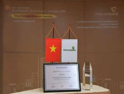 Vietcombank được trao tặng danh hiệu Ngân hàng được quản trị tốt nhất - Ảnh 1. Vietcombank được trao tặng danh hiệu Ngân hàng được quản trị tốt nhất - Ảnh 1.