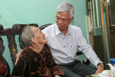 Đã là lãnh đạo thì phải chăm lo đời sống nhân dân - Ảnh 3. Đã là lãnh đạo thì phải chăm lo đời sống nhân dân - Ảnh 3.
