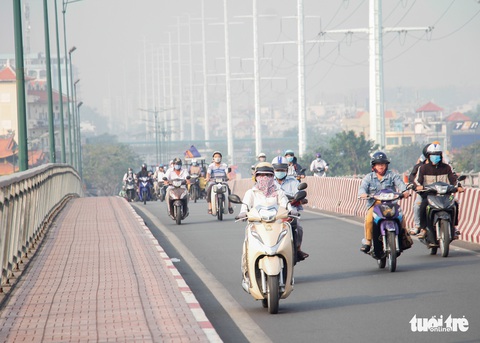 TP.HCM lại sương mù dày đặc - Ảnh 4. TP.HCM lại sương mù dày đặc - Ảnh 4.