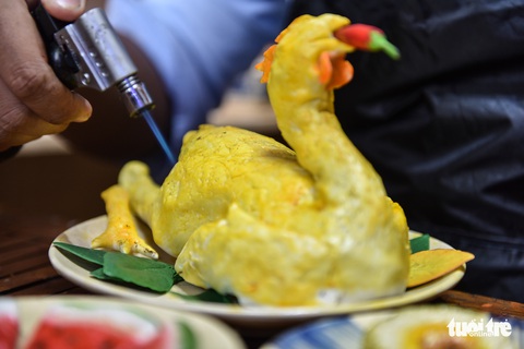 Chàng trai ‘nấu’ mâm cơm tết 3 miền nhìn ngon như thật... từ đất sét - Ảnh 3. Chàng trai ‘nấu’ mâm cơm tết 3 miền nhìn ngon như thật... từ đất sét - Ảnh 3.