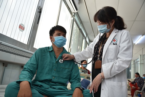 Tết đến, nhiều người viêm tụy cấp - Ảnh 1. Tết đến, nhiều người viêm tụy cấp - Ảnh 1.
