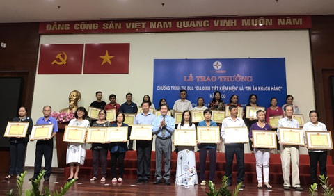 TP.HCM giảm gần 2 triệu tấn khí thải nhờ tiết kiệm điện - Ảnh 1. TP.HCM giảm gần 2 triệu tấn khí thải nhờ tiết kiệm điện - Ảnh 1.