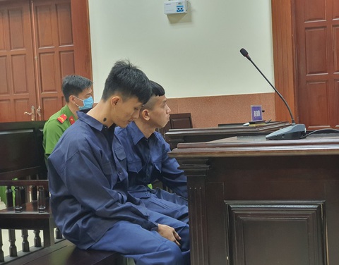 Ra tù lại rủ nhau đi cướp, đâm người ngăn cản 3 nhát gây thương tật 63% - Ảnh 1. Ra tù lại rủ nhau đi cướp, đâm người ngăn cản 3 nhát gây thương tật 63% - Ảnh 1.