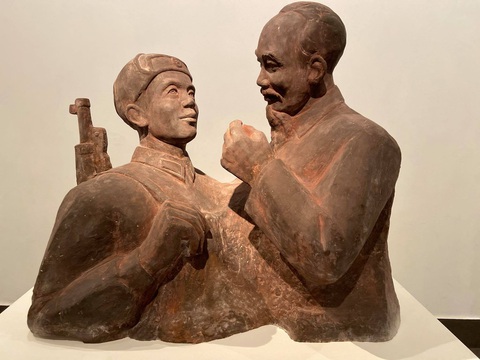 Mùa xuân đất nước từ những tác phẩm điêu khắc nhiều thời kỳ - Ảnh 3. Mùa xuân đất nước từ những tác phẩm điêu khắc nhiều thời kỳ - Ảnh 3.