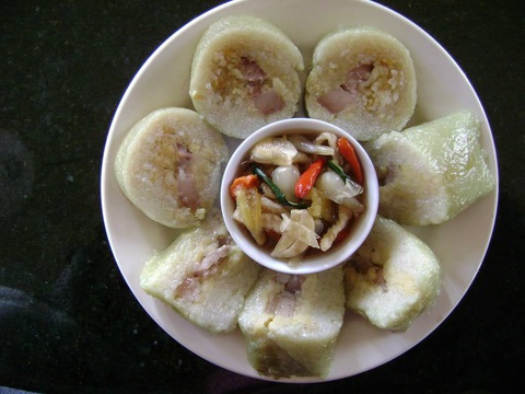 Bánh tét dưa món miền Nam - Ảnh: CÁT KHUÊ Bánh tét dưa món miền Nam - Ảnh: CÁT KHUÊ