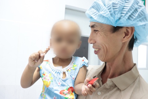 Bệnh viện Nhi đồng 2 ghép tế bào gốc tự thân cho bệnh nhi nhỏ tuổi nhất - Ảnh 1. Bệnh viện Nhi đồng 2 ghép tế bào gốc tự thân cho bệnh nhi nhỏ tuổi nhất - Ảnh 1.
