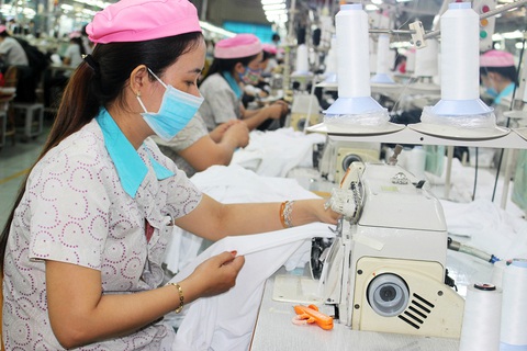 Mang tết đến công nhân xa quê - Ảnh 3. Mang tết đến công nhân xa quê - Ảnh 3.