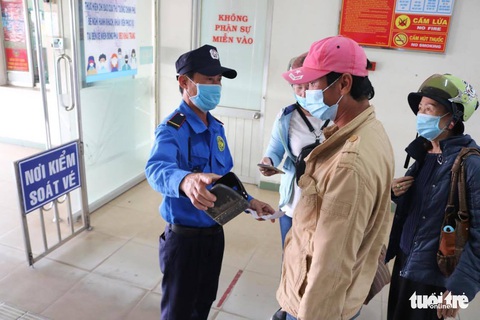 TP.HCM tạm ngưng toàn bộ xe khách đi Quảng Ninh, Hải Dương - Ảnh 1. TP.HCM tạm ngưng toàn bộ xe khách đi Quảng Ninh, Hải Dương - Ảnh 1.