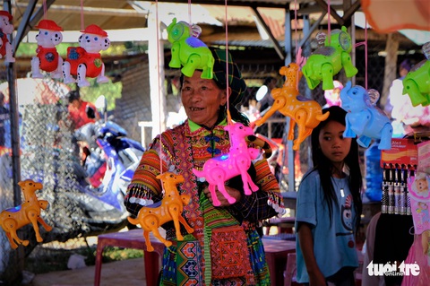 Chợ phiên Tây Bắc giữa lòng Tây Nguyên - Ảnh 4. Chợ phiên Tây Bắc giữa lòng Tây Nguyên - Ảnh 4.