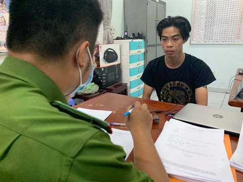 Thanh niên giả kiểm tra máy lạnh, khống chế người phụ nữ ở nhà một mình để cướp - Ảnh 1. Thanh niên giả kiểm tra máy lạnh, khống chế người phụ nữ ở nhà một mình để cướp - Ảnh 1.