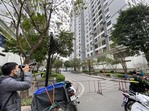 Hà Nội phong tỏa tòa nhà ở Times City liên quan ca nhiễm COVID-19 - Ảnh 3. Hà Nội phong tỏa tòa nhà ở Times City liên quan ca nhiễm COVID-19 - Ảnh 3.