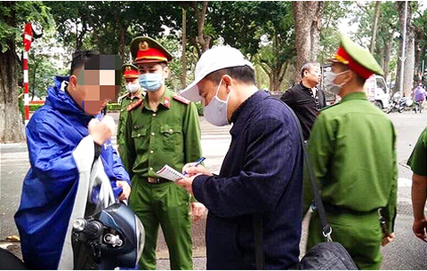 Công an tăng cường kiểm tra, xử lý khách sạn nhận người cách ly nhập cảnh trái phép - Ảnh 1. Công an tăng cường kiểm tra, xử lý khách sạn nhận người cách ly nhập cảnh trái phép - Ảnh 1.