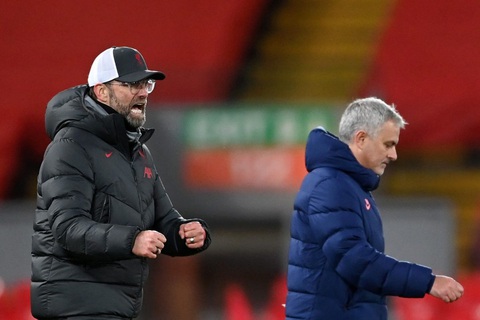 Luận phong thái, Klopp hơn hẳn Mourinho! - Ảnh 1. Luận phong thái, Klopp hơn hẳn Mourinho! - Ảnh 1.
