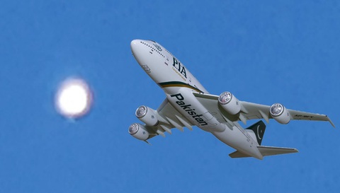 Phi công Pakistan phát hiện vật thể lạ cực sáng ở độ cao hơn 10km - Ảnh 1. Phi công Pakistan phát hiện vật thể lạ cực sáng ở độ cao hơn 10km - Ảnh 1.