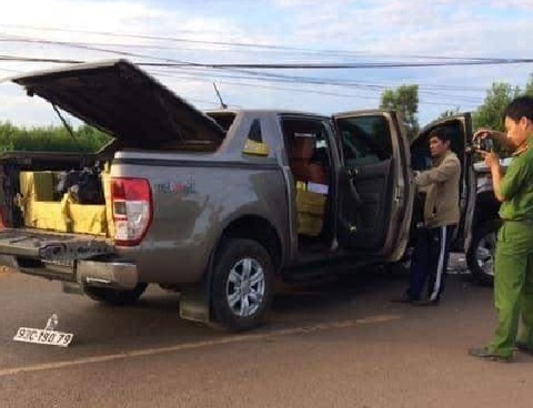 Xe Ford Ranger chứa hơn 400kg pháo nổ - Ảnh 1. Xe Ford Ranger chứa hơn 400kg pháo nổ - Ảnh 1.