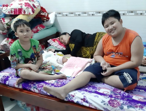 Bà đẻ sinh con trên tàu cao tốc ngay ngày đầu năm mới - Ảnh 1. Bà đẻ sinh con trên tàu cao tốc ngay ngày đầu năm mới - Ảnh 1.