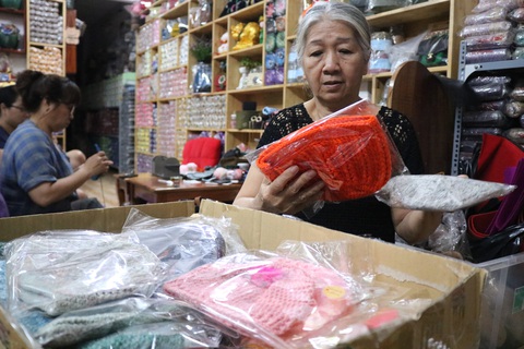 Hội chị em móc mũ len, gửi ấm lên vùng cao tặng các em nhỏ - Ảnh 7. Hội chị em móc mũ len, gửi ấm lên vùng cao tặng các em nhỏ - Ảnh 7.