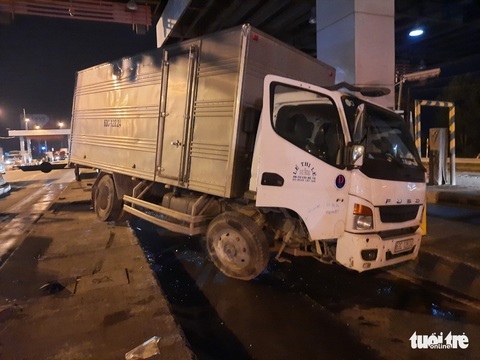 Hai vụ tai nạn trong buổi sáng trên cao tốc TP.HCM - Trung Lương - Ảnh 2. Hai vụ tai nạn trong buổi sáng trên cao tốc TP.HCM - Trung Lương - Ảnh 2.